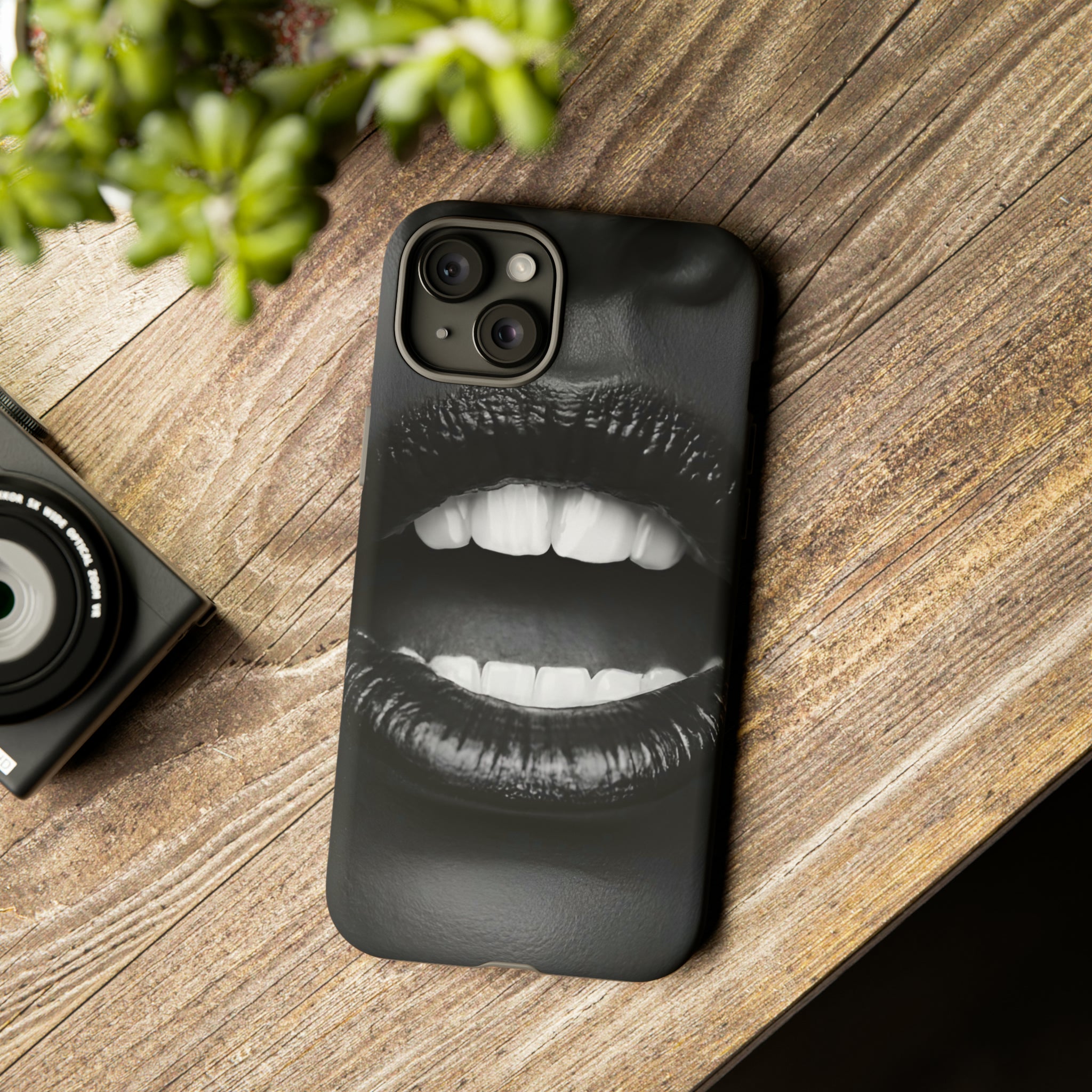 Kissing iPhone 15 Series Tough Cases