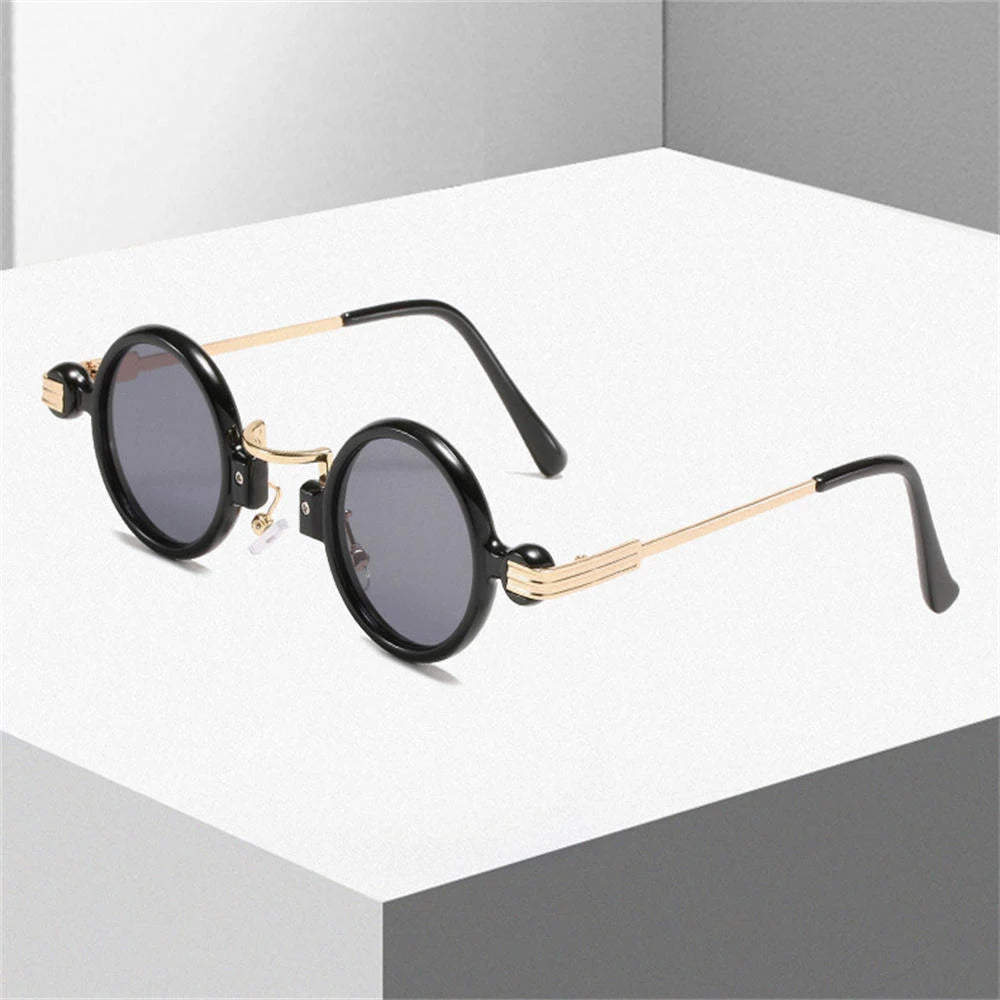 Vintage Steampunk Sunglasses Round Metal Frame For Men Women Personality Fashion Hip Hop UV400 Eye Protection Glasses New 2024